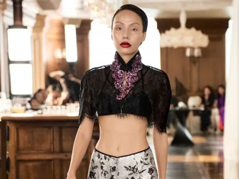 Gigi Hương Giang trình diễn thiết kế lấy cảm hứng tinh thần Phục Hưng