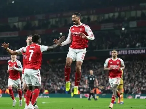 William Saliba thắp lên giấc mơ ăn bốn cho Arsenal