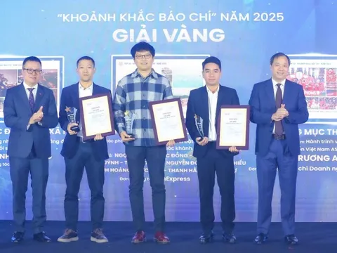 Lễ trao Giải ảnh 'Khoảnh khắc Báo chí' 2025: Tôn vinh các tác giả xuất sắc, đi cùng đất nước và đồng hành với nhân dân