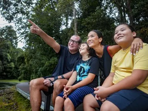 'Gái nhảy' Bằng Lăng: Ở biệt thự 5.000m2, hết lòng phụng sự chồng Tây và các con