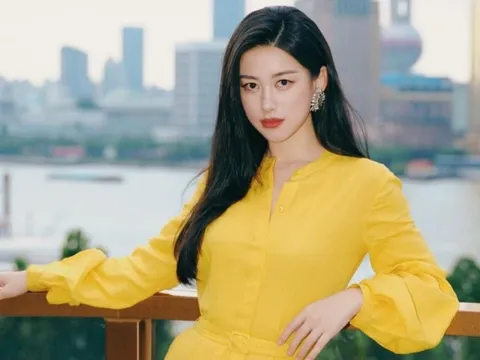 "Công chúa Bắc Kinh" Chu Châu giữ dáng thon gọn ở tuổi 41