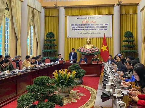 Từ tháng 7-2026, viên chức được làm thêm bên ngoài, góp vốn lập doanh nghiệp