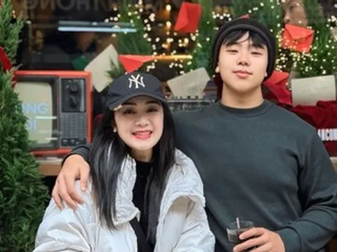 NSND Thu Hà khoe con trai cao lớn, NSND Thanh Lam gây ngỡ ngàng tuổi U60