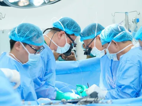 Ca ghép tim xuyên đêm cứu thiếu niên 15 tuổi tại Bệnh viện Đại học Y Dược TPHCM