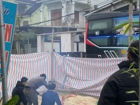 Vừa xuống xe về nhà nghỉ Tết, nam thanh niên bị xe khách tông tử vong