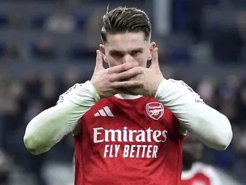 Declan Rice ca ngợi Gyokeres dù tiền đạo Thụy Điển tiếp tục tịt ngòi