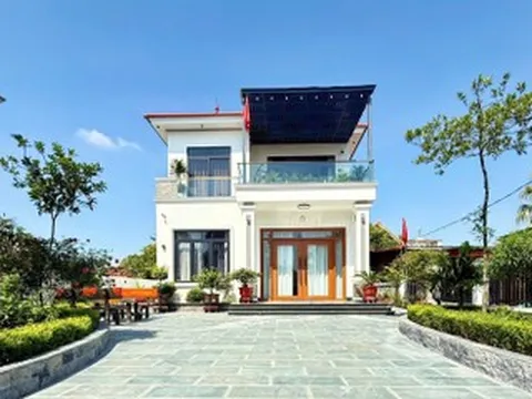 Khó mua nhà Hà Nội, vợ chồng trẻ cầm tiền tỷ về quê xây nhà 'không giống ai'