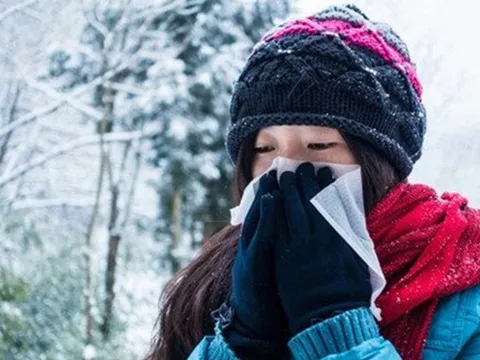 Chuyển lạnh đột ngột: Mặc ấm thế nào, ăn gì để tăng cường sức khỏe?