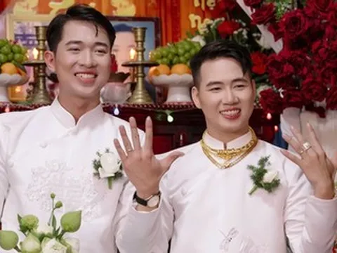 Hai chàng trai làm đám cưới, gia đình nấu 100 mâm cỗ, tặng vàng, sổ đỏ