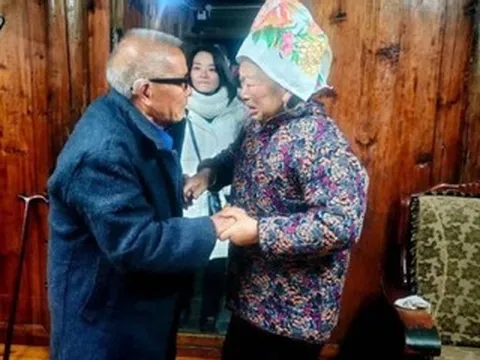 50 năm mất liên lạc, người đàn ông tìm lại được người thân chỉ trong 1 ngày