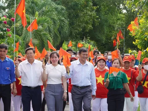 UBND TPHCM có chỉ đạo về công trình "Đường cờ Tổ quốc - Đường hoa Côn Đảo" của Báo Người Lao Động