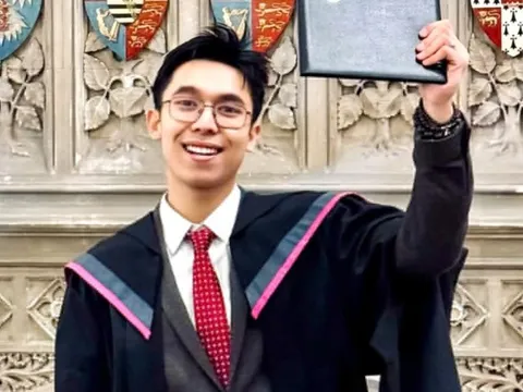 Chàng trai 27 tuổi tốt nghiệp thạc sĩ xuất sắc tại Anh