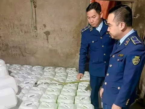 Sau vụ pate Cột Đèn Hải Phòng, tiếp tục phát hiện và thu giữ lô rượu cốm không hóa đơn chứng từ