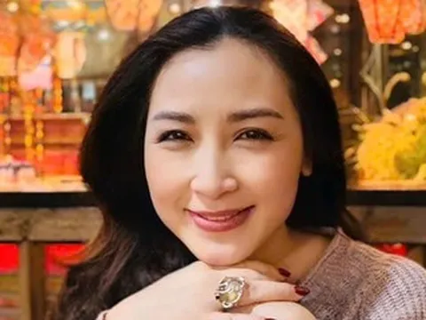 Nhan sắc bất biến của 'hoa hậu màn ảnh Việt' Khánh Huyền ở tuổi 55