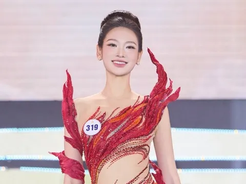 Nguyễn Phương Linh đăng quang Hoa hậu Du lịch Việt Nam với câu trả lời song ngữ xuất sắc