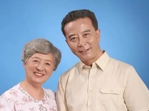 Cặp đôi U90 ly hôn 8 năm rồi tái hôn, lý do khiến nhiều người rơi nước mắt