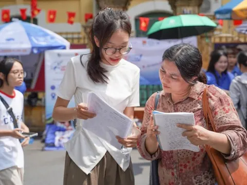 Siết điểm cộng IELTS để tránh nghịch lý "điểm chuẩn vượt xa điểm thi"