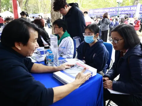 Siết cộng điểm chứng chỉ ngoại ngữ: Có giảm bất bình đẳng?