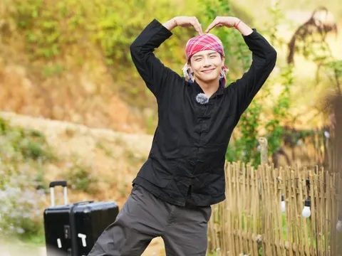 "Cây hài đa sắc màu" Duy khánh: Quá khứ từng phải phẫu thuật vì bệnh tim, sống chung với thanh sắt dài hơn 30cm