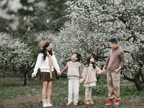 Hoa mận trắng đồi, dịch vụ chụp ảnh ở Mộc Châu vào mùa “hốt bạc”