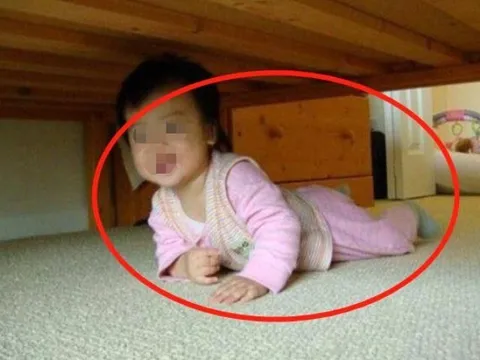 Con gái 7 tuổi đêm nào cũng chui gầm giường, góa phụ òa khóc khi lén nhìn xuống phía dưới