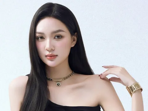 Sắc vóc vạn người mê của Á hậu đang được "đẩy thuyền" với cầu thủ Đình Bắc