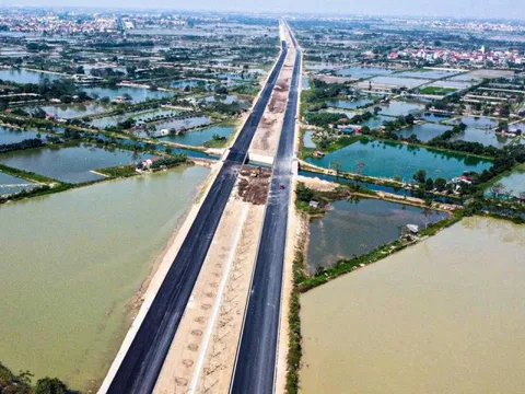 Đường trục phía Nam tăng tốc, chuẩn bị thông xe thêm 7km dịp Tết Nguyên đán