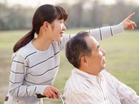 Cứ tưởng đẻ một con là sướng, lúc nghỉ hưu tôi mới ân hận: "Biết thế ngày xưa sinh thêm một đứa nữa"