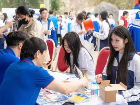 Ngành 'hot' có thật sự là lối đi an toàn cho học sinh lớp 12?