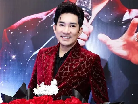 Nam ca sĩ 8X đón tuổi 45: Học cách buông bỏ để tận hưởng những điều ý nghĩa