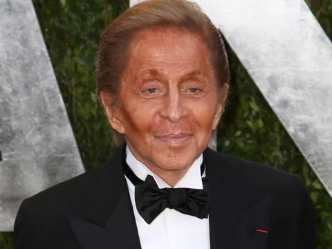 Thương tiếc nhà thiết kế huyền thoại Valentino