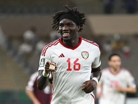 Fan Việt săn tìm Junior Ndiaye của UAE