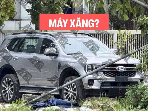 Lộ ảnh Ford Everest 'lạ' tại Việt Nam: Dễ dùng máy xăng khác hoàn toàn xe trên thị trường, bản Platinum nhưng nhiều trang bị chưa từng có
