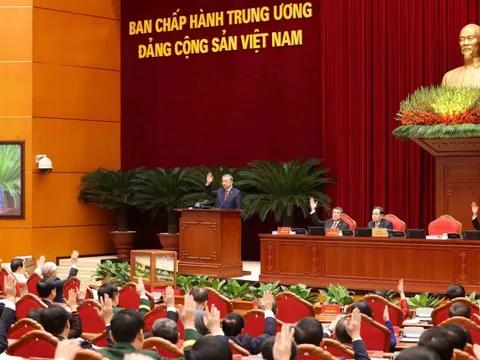 Công bố danh sách 19 Ủy viên Bộ Chính trị khóa XIV