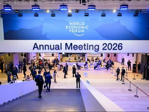 Công nghệ 24/1: AI mở ra cơ hội việc làm, nỗi lo lắng lùi bước tại Davos 2026