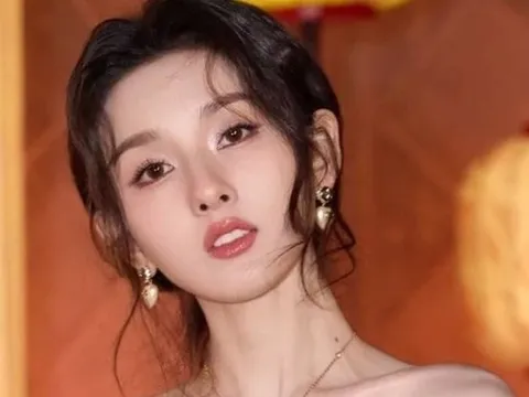 Ngoại hình gầy guộc bất thường của Tống Tổ Nhi khiến người hâm mộ lo lắng