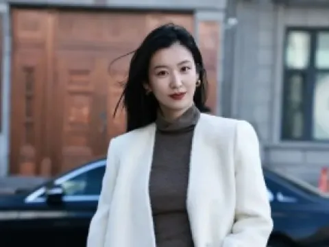 Áo len cổ lọ 'lên ngôi' năm 2026: 4 cách mặc vừa ấm, vừa sang, vừa dễ ứng dụng