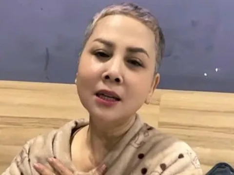 Không nhận ra NSND Minh Hằng, Mỹ Tâm tự tin khoe mặc mộc