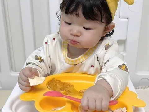 5 mẹo dinh dưỡng ăn liền siêu tiện cho trẻ khi mẹ không bếp núc ngày Tết