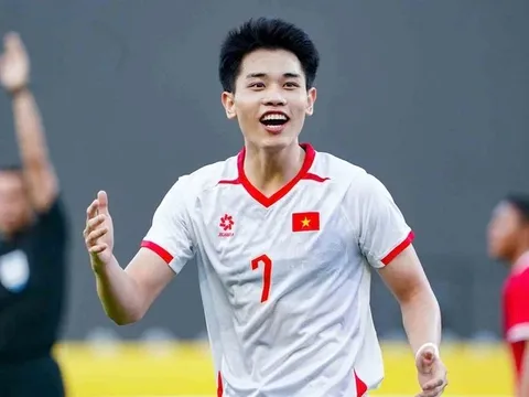 Đình Bắc "lụm" giải châu Á mỏi tay, tuổi 22 sở hữu "gia tài" cúp và huy chương gây choáng