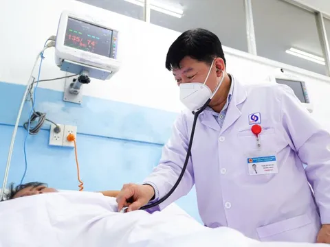 Đột quỵ trên sông, người đàn ông thoát nguy nhờ được cấp cứu kịp thời