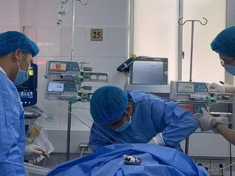 Đau bụng âm ỉ, nôn ói, người đàn ông suýt mất mạng vì căn bệnh không ai ngờ