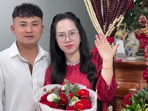 Ly hôn 3 năm rồi tái hợp, vợ chồng ở Thanh Hóa làm lễ ăn hỏi như lần đầu