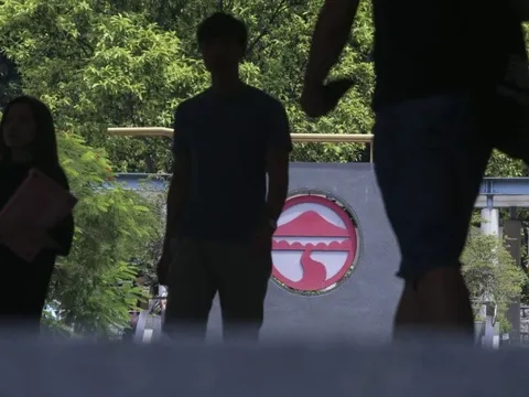 Gánh hậu quả vì gian lận trong kỳ thi tiếng Anh