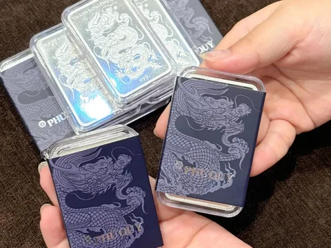 Giá bạc tiếp tục giằng co