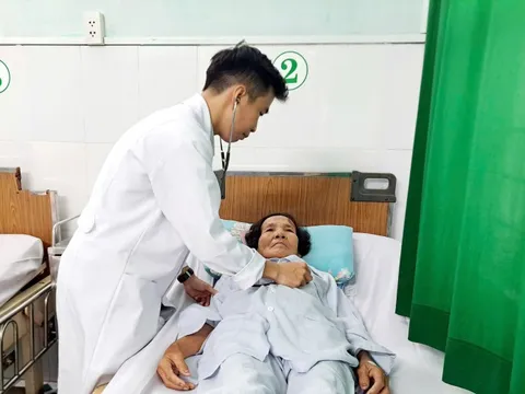 Để không phải tạm ứng viện phí khi nhập viện, người dân cần làm gì?