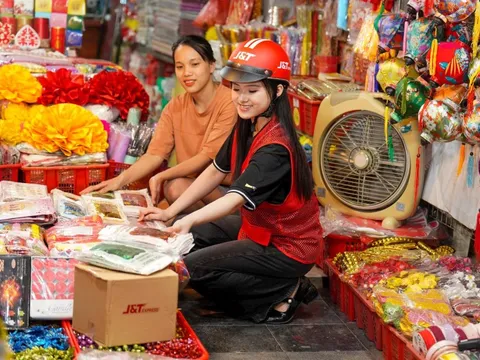 Tết nhẹ tênh nhờ thói quen gửi hàng từ sớm