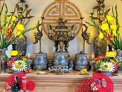 Văn khấn an vị bát hương sau khi bao sái bàn thờ, rút tỉa chân nhang năm 2026