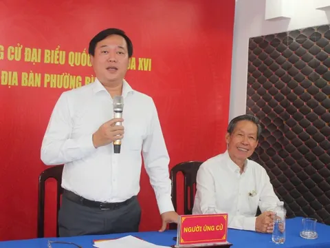 Thể hiện trách nhiệm của người đại biểu nhân dân