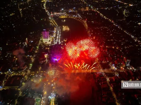 Lạng Sơn: Mãn nhãn màn pháo hoa tại lễ hội Hoa đào xứ Lạng